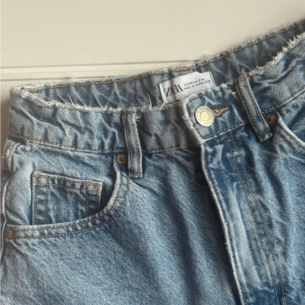Zara Women’s Denim Shorts Size 2 - Picture 2 of 5